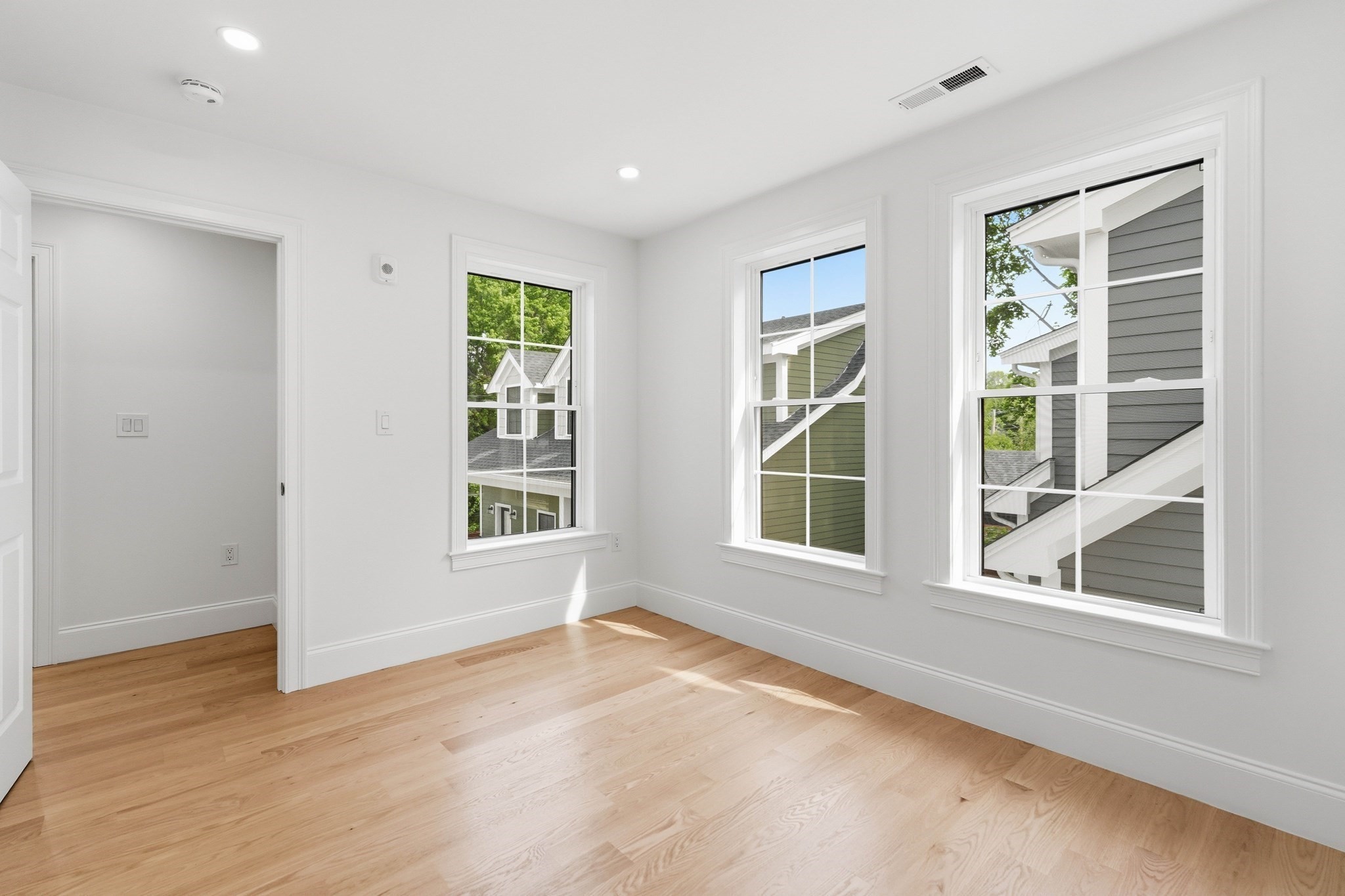11 Washington Street Property Photo 23