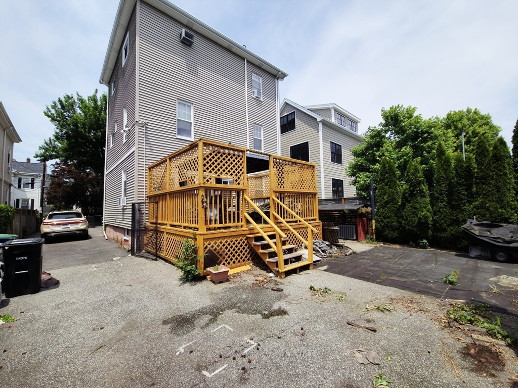 23 Quincy St Property Photo 4