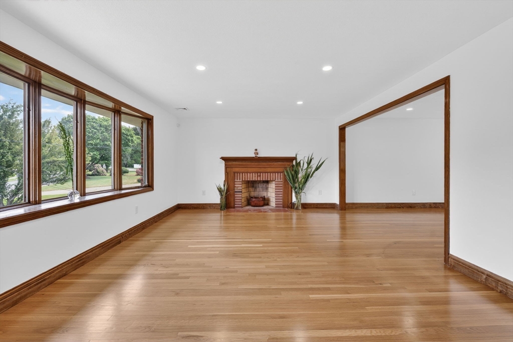 50 Cedarcrest Rd Property Photo 8
