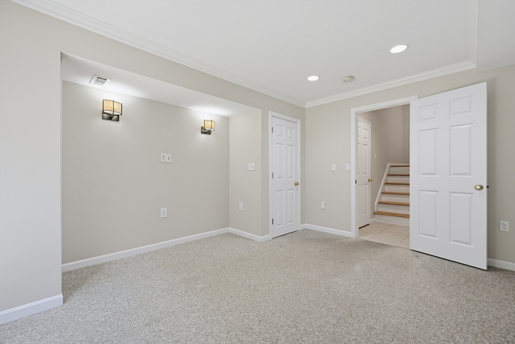 33 Half Crown Cir # 33 Property Photo 38