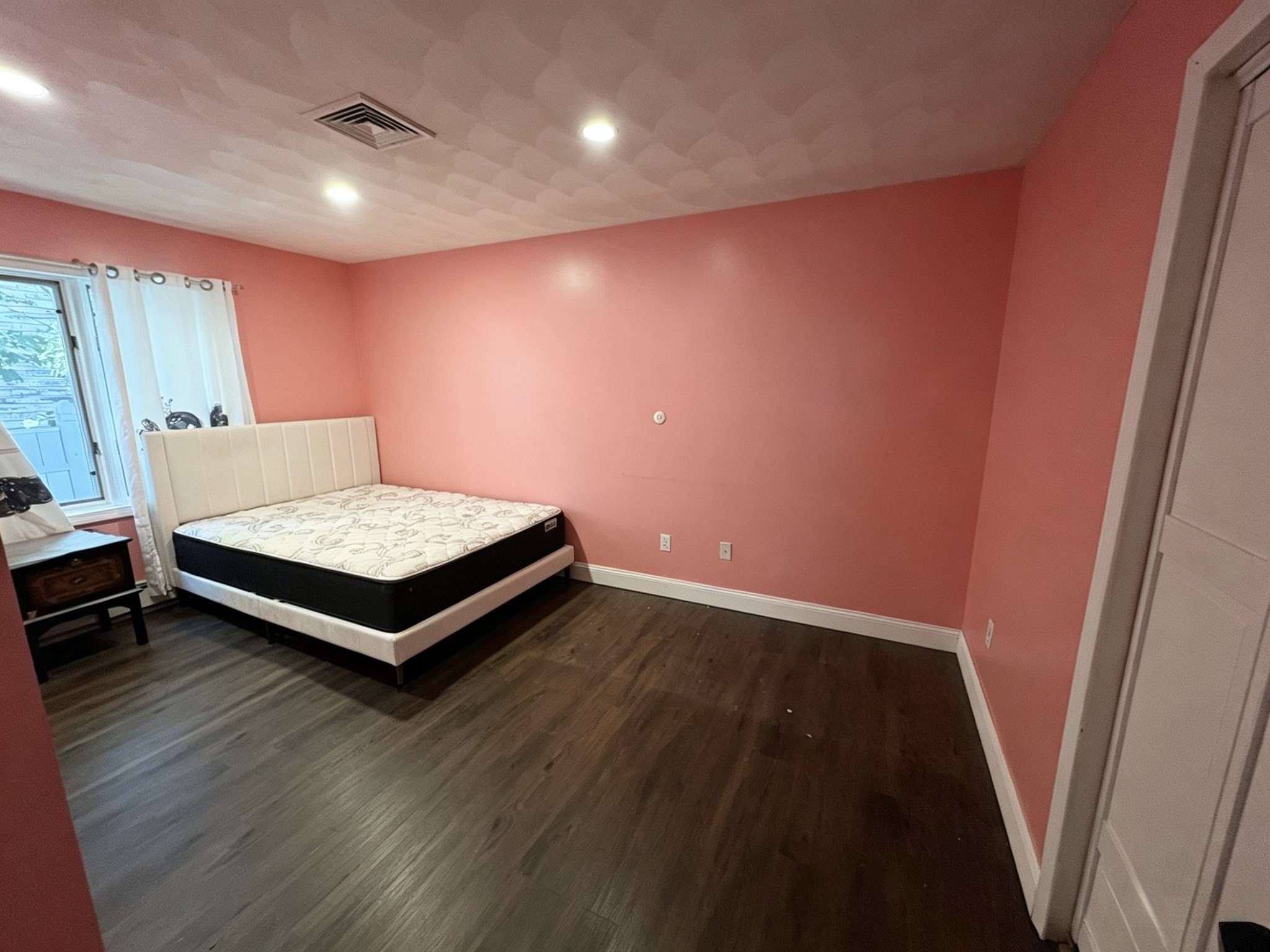 52 Clarendon St Property Photo 11