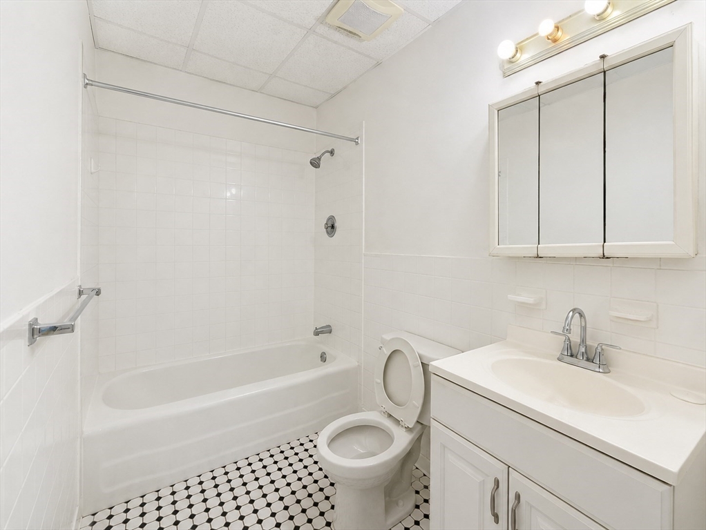 23-25 Inman St Property Photo 10