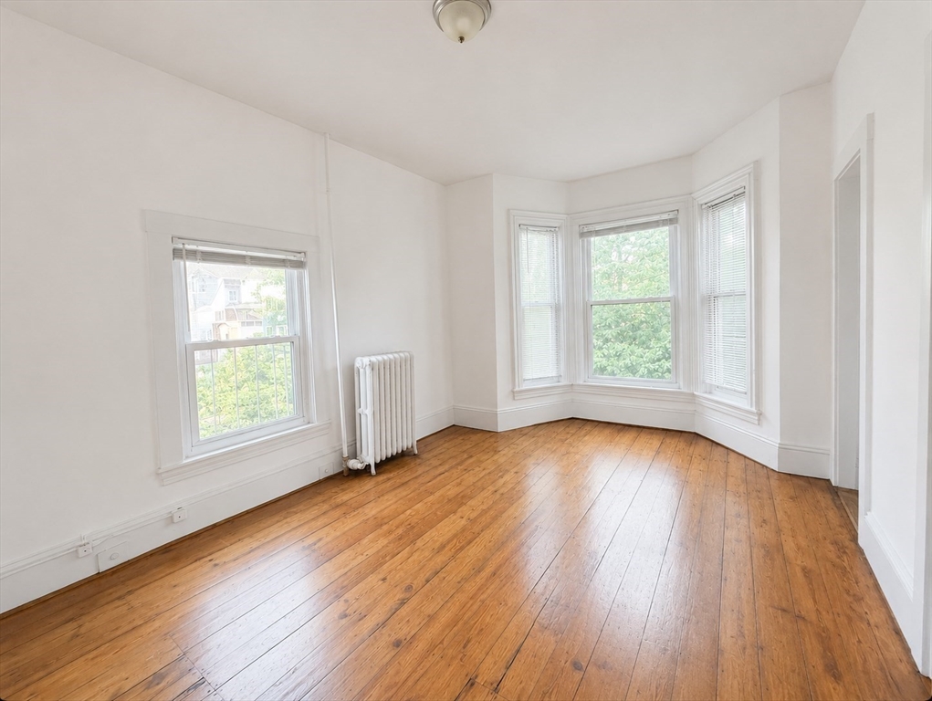 23-25 Inman St Property Photo 12