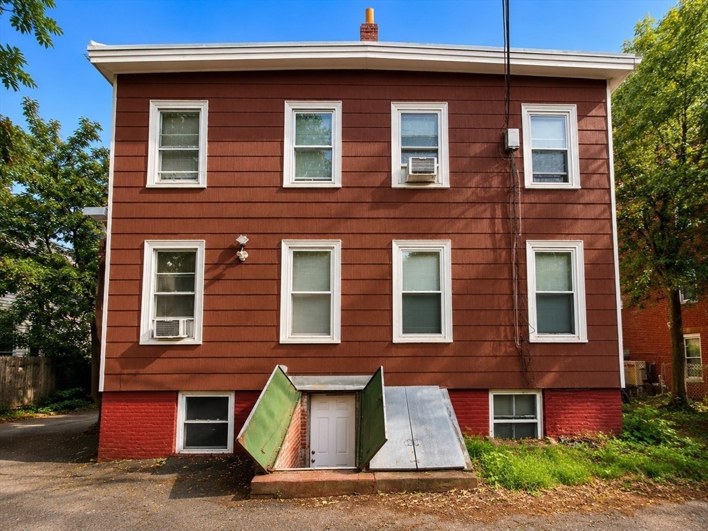 23-25 Inman St Property Photo 31