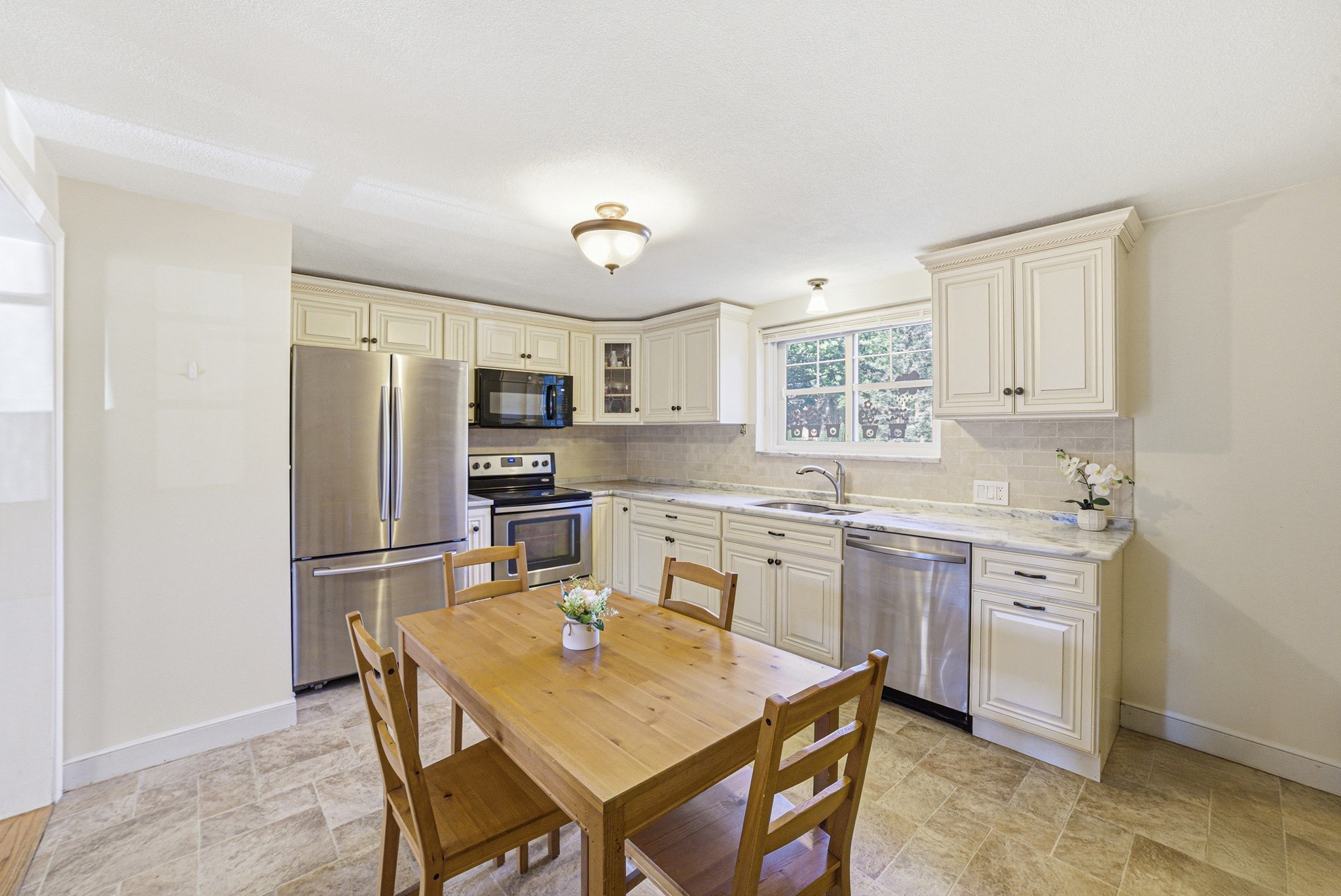 119 Emerson Gardens Rd # 119 Property Photo 4