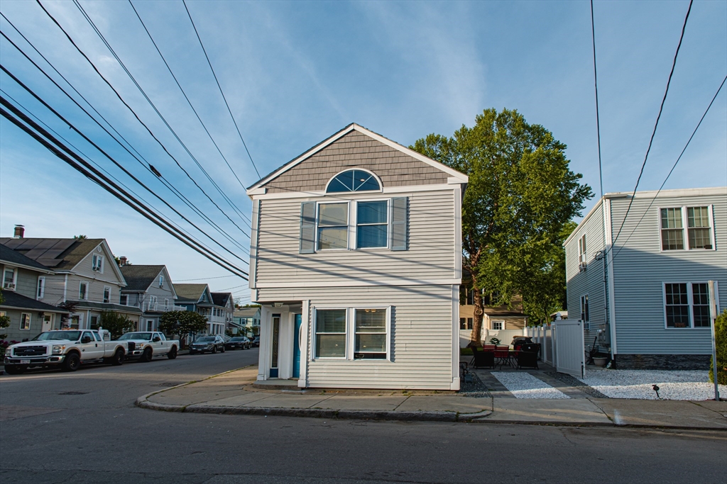 120 Arlington St Property Photo 2