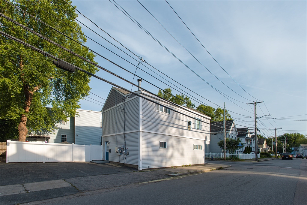 120 Arlington St Property Photo 3