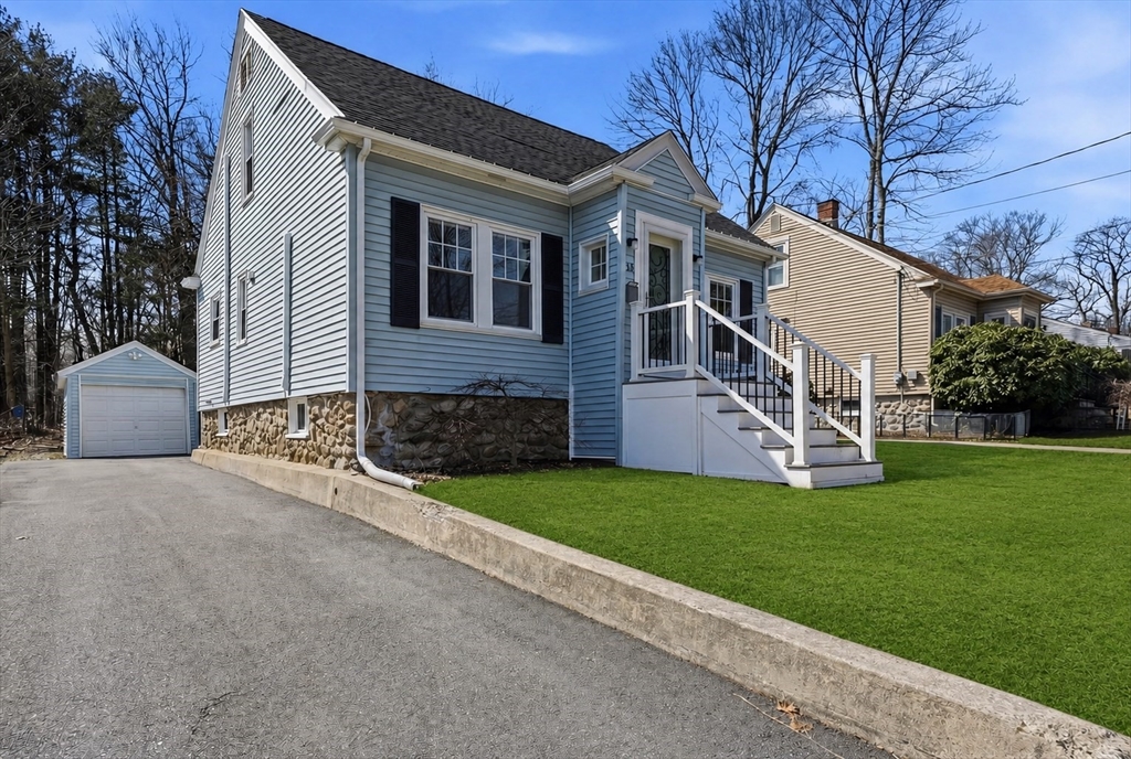 17 Lansing Ave Property Photo 2