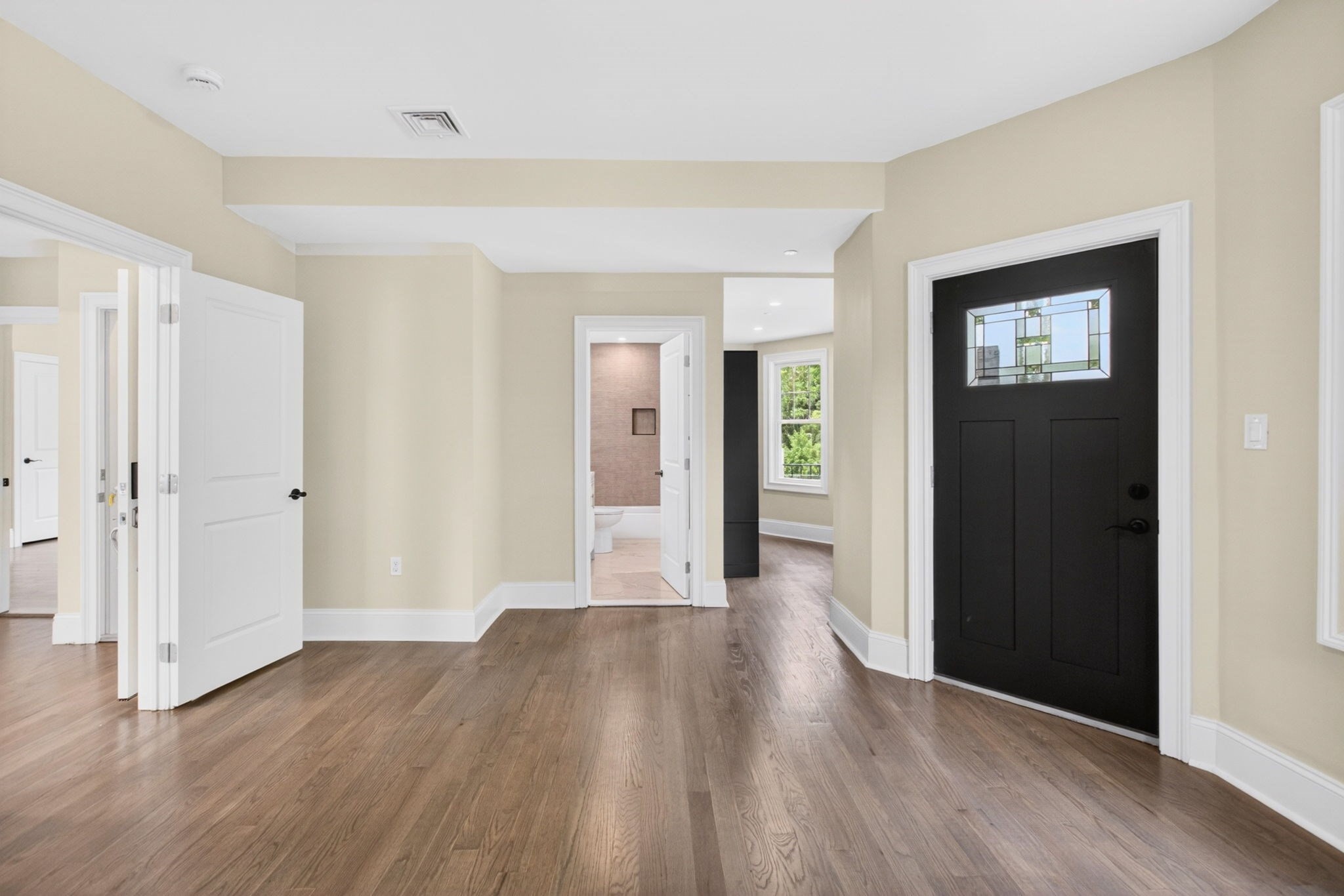 152 Washington St # 2 Property Photo 10