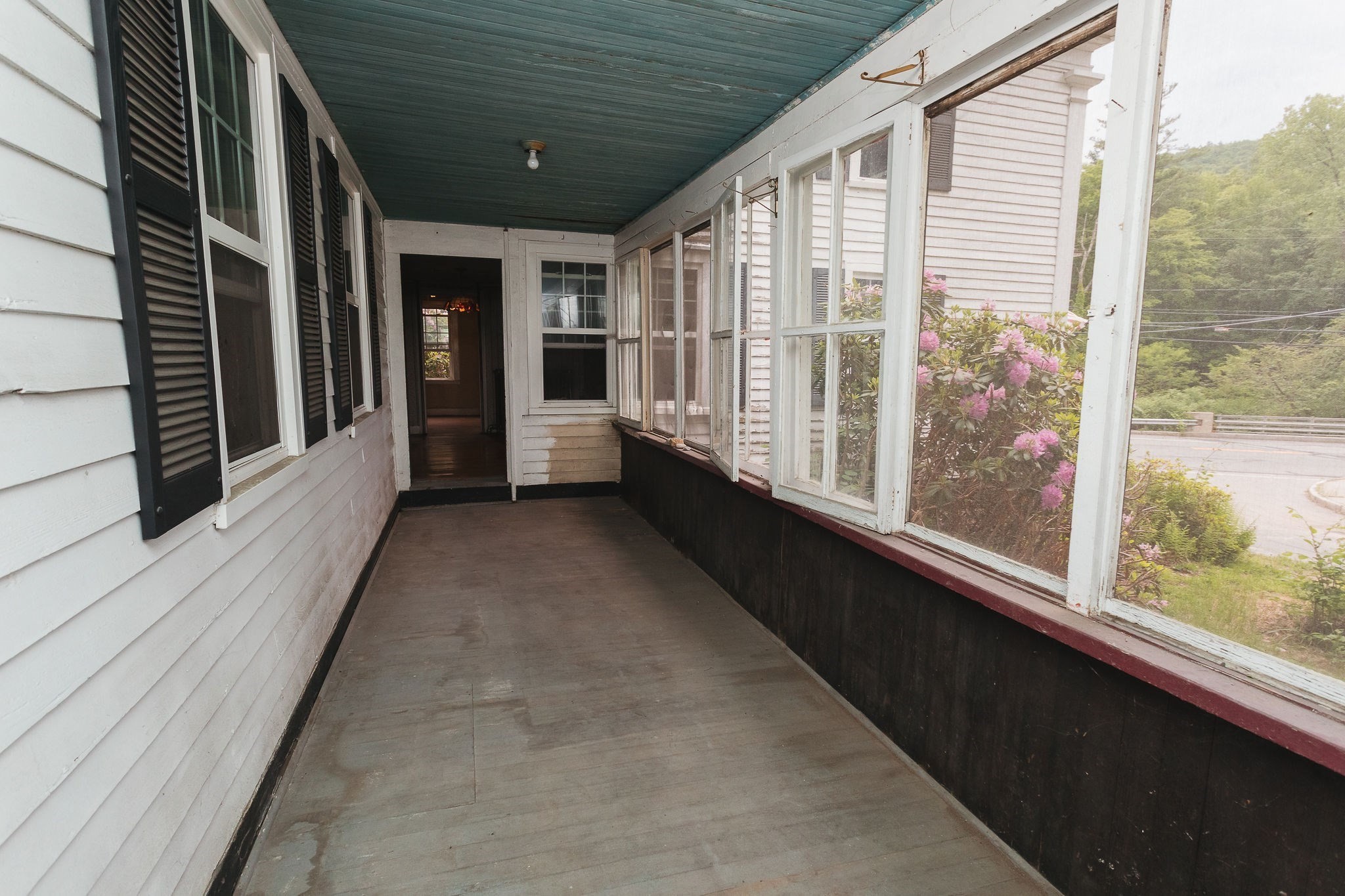 2 Cross Street Property Photo 3