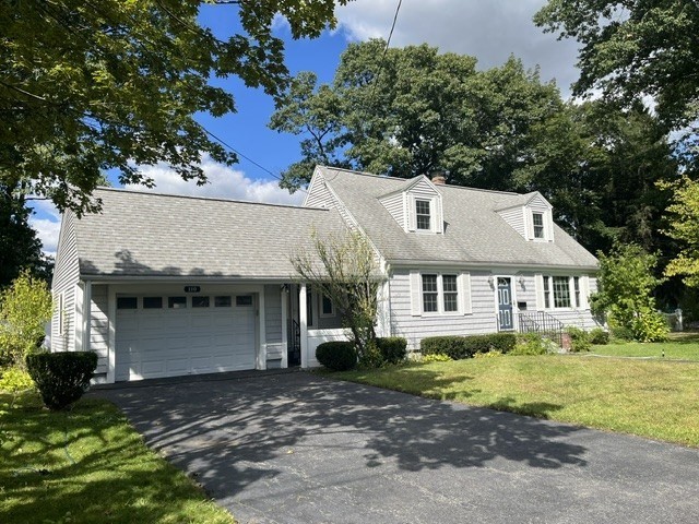 110 Longmeadow Dr Property Photo 1