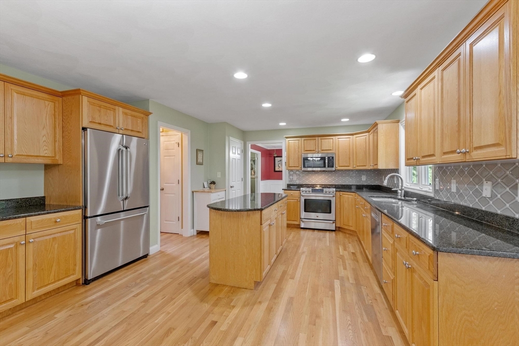 5 Laury Lane Property Photo 13