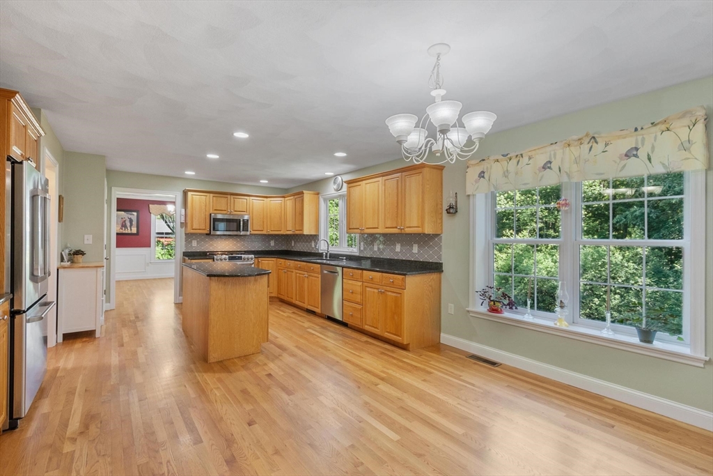 5 Laury Lane Property Photo 14