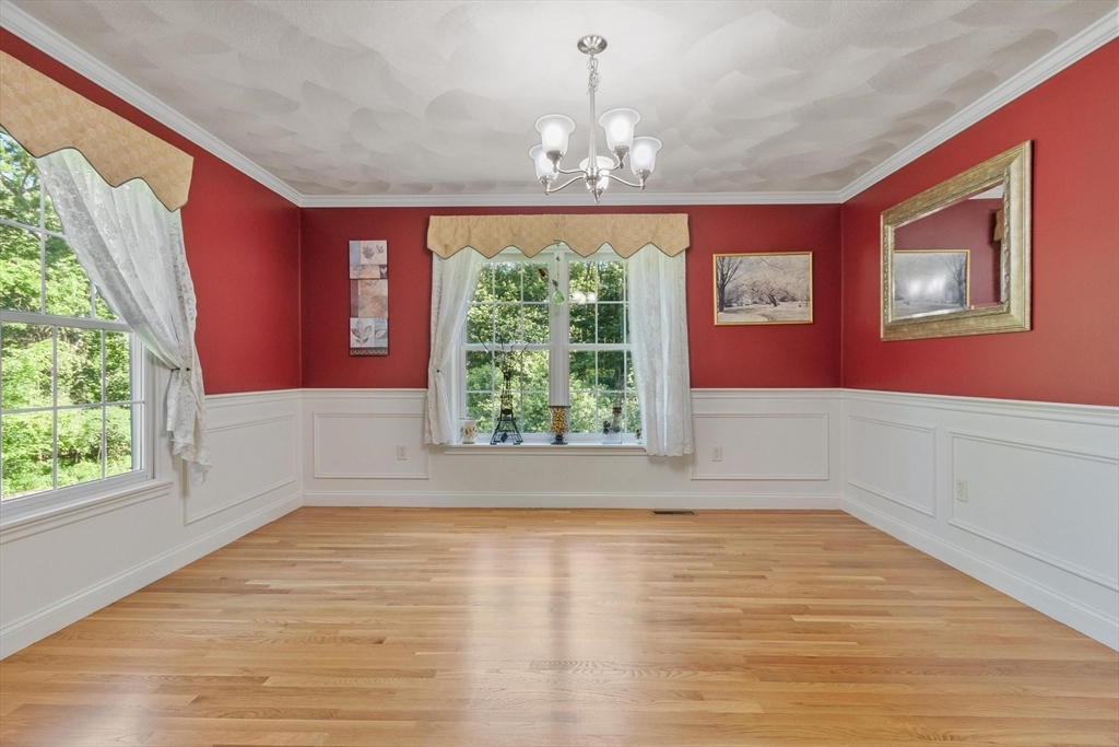 5 Laury Lane Property Photo 15