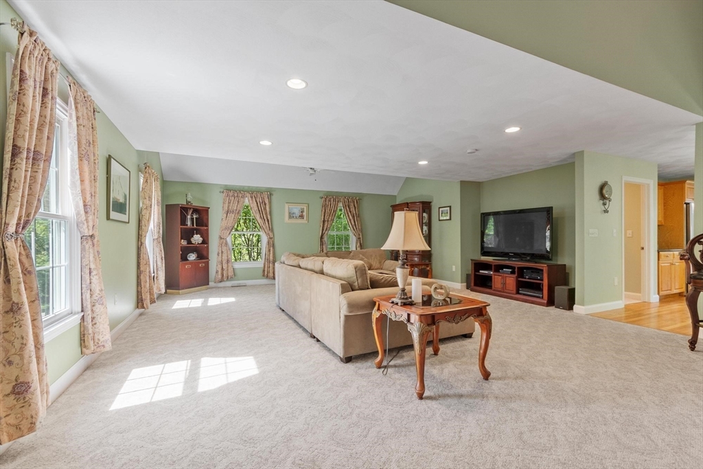 5 Laury Lane Property Photo 20