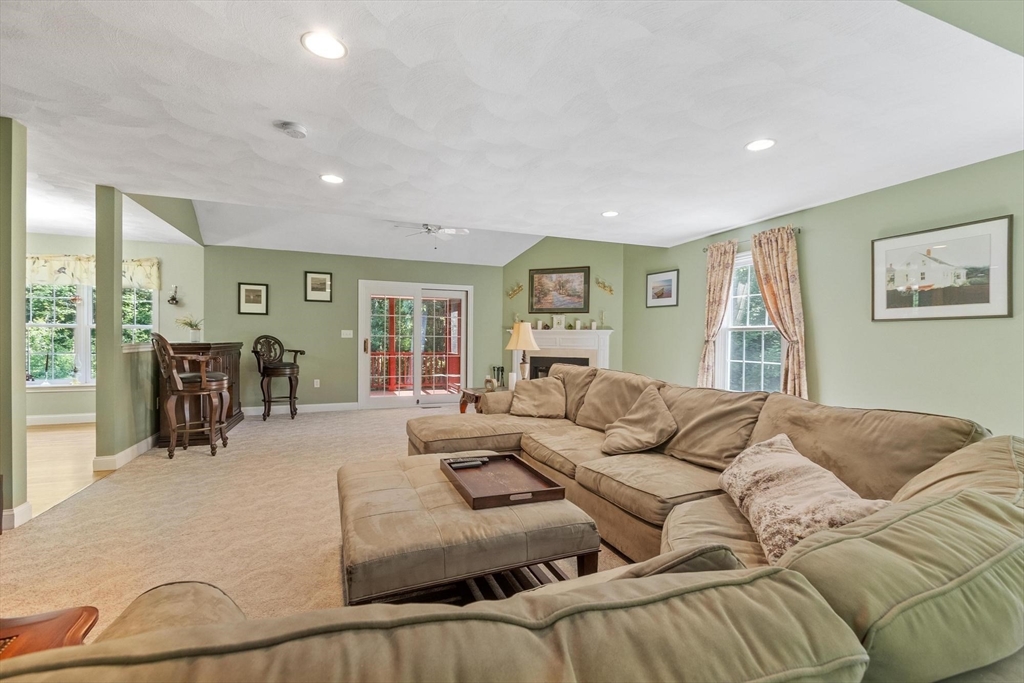5 Laury Lane Property Photo 21