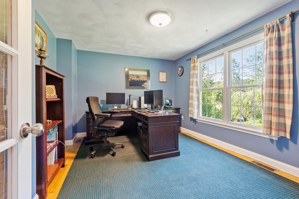 5 Laury Lane Property Photo 25