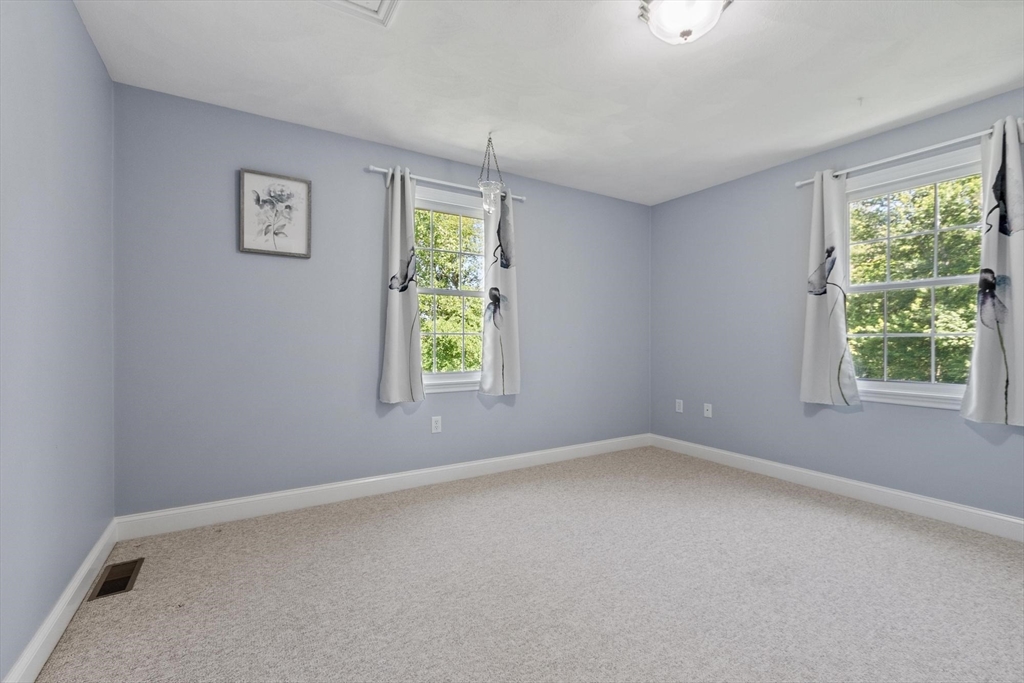 5 Laury Lane Property Photo 30