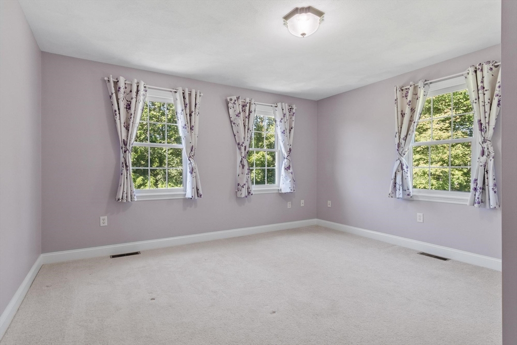 5 Laury Lane Property Photo 31