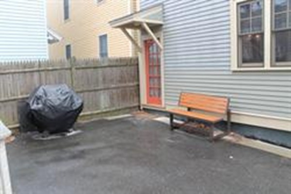 384 Washington Street # B Property Photo 6