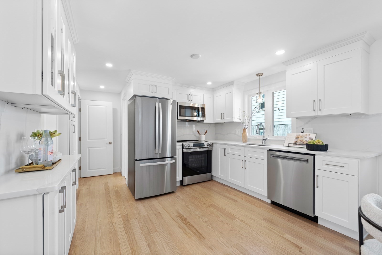 22 Park St # A Property Photo 14
