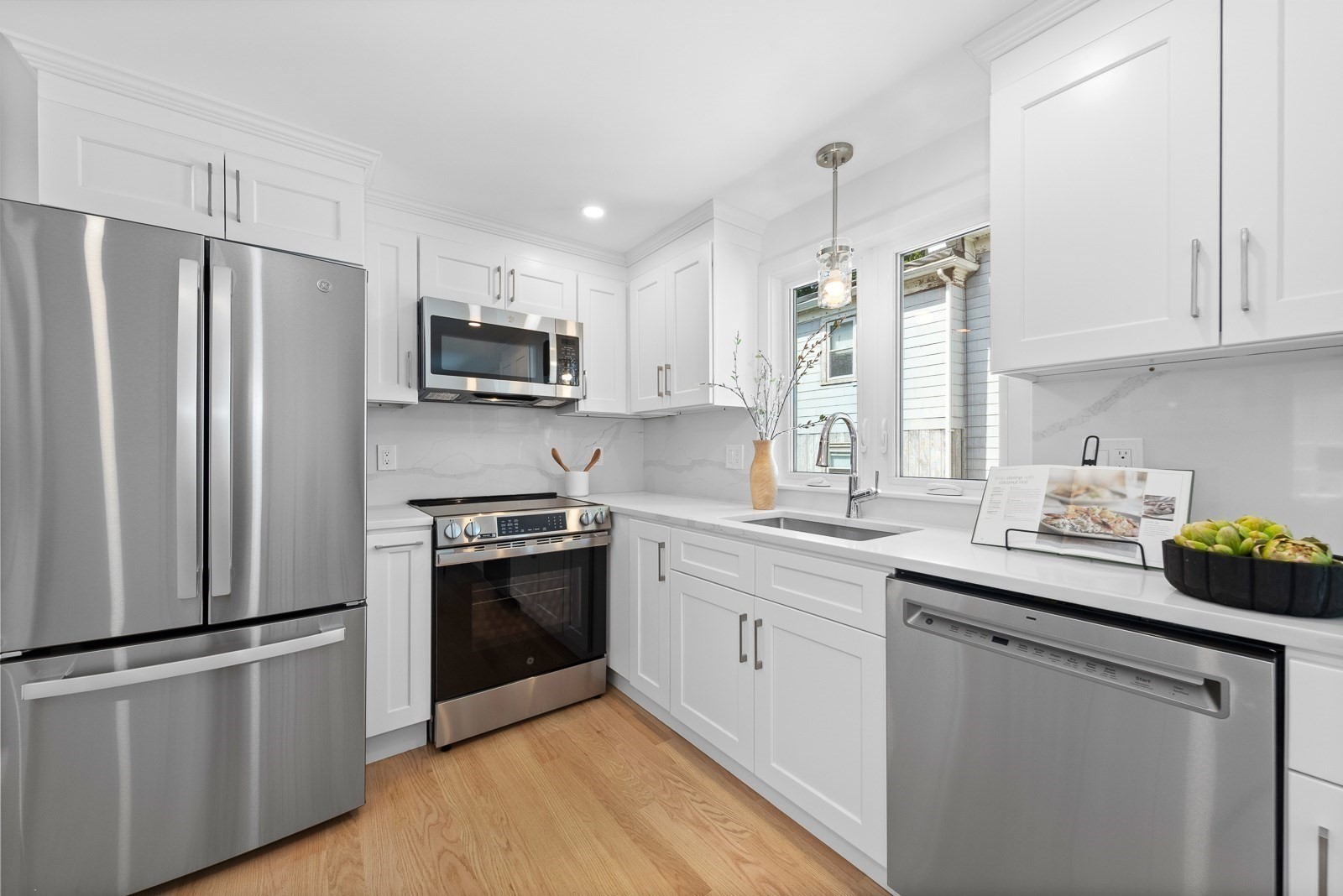 22 Park St # A Property Photo 15