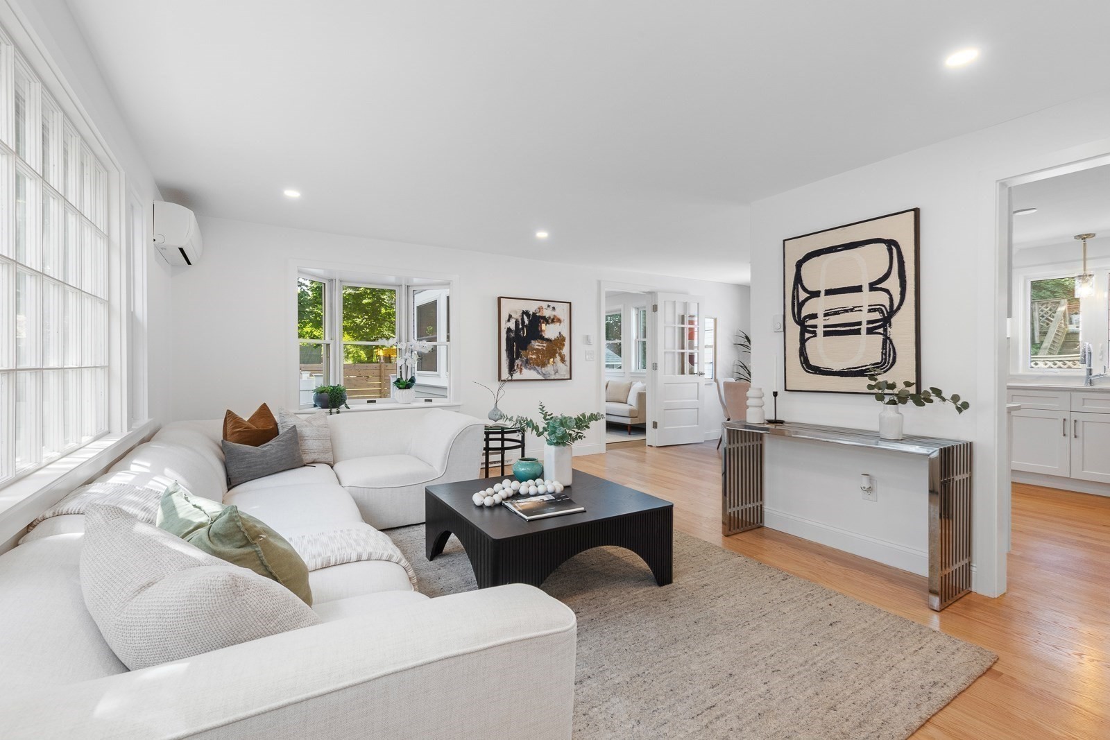 22 Park St # B Property Photo 4