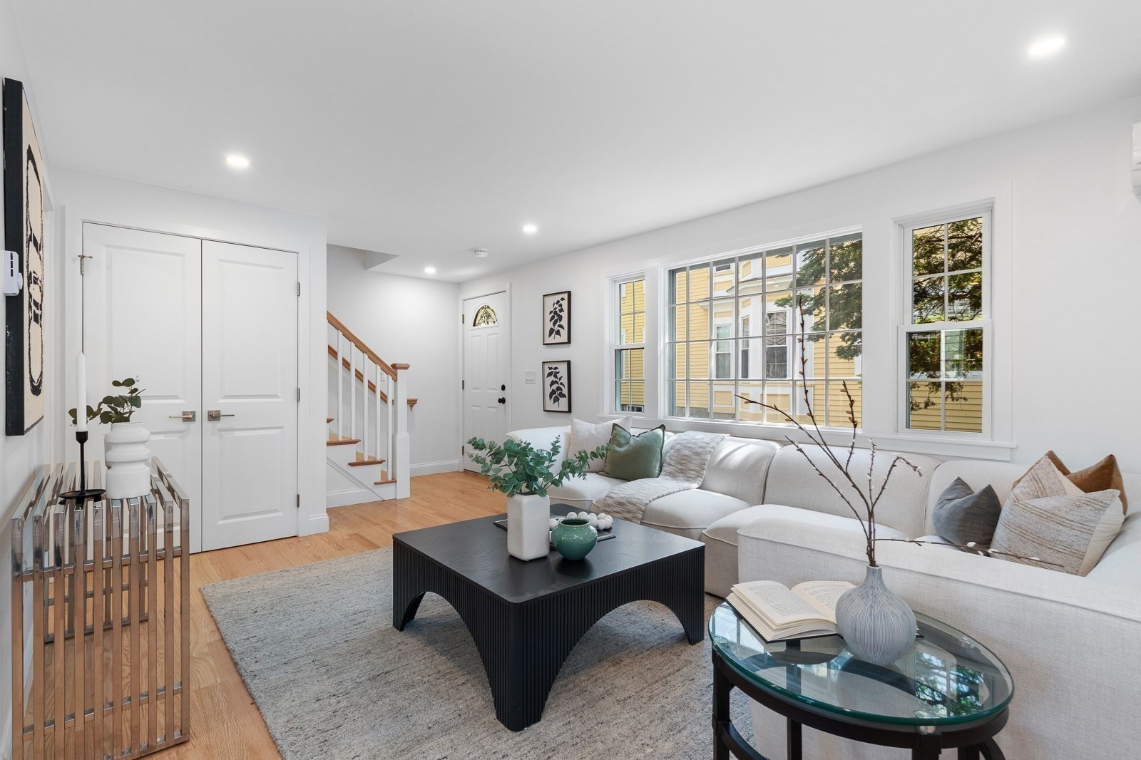 22 Park St # B Property Photo 6