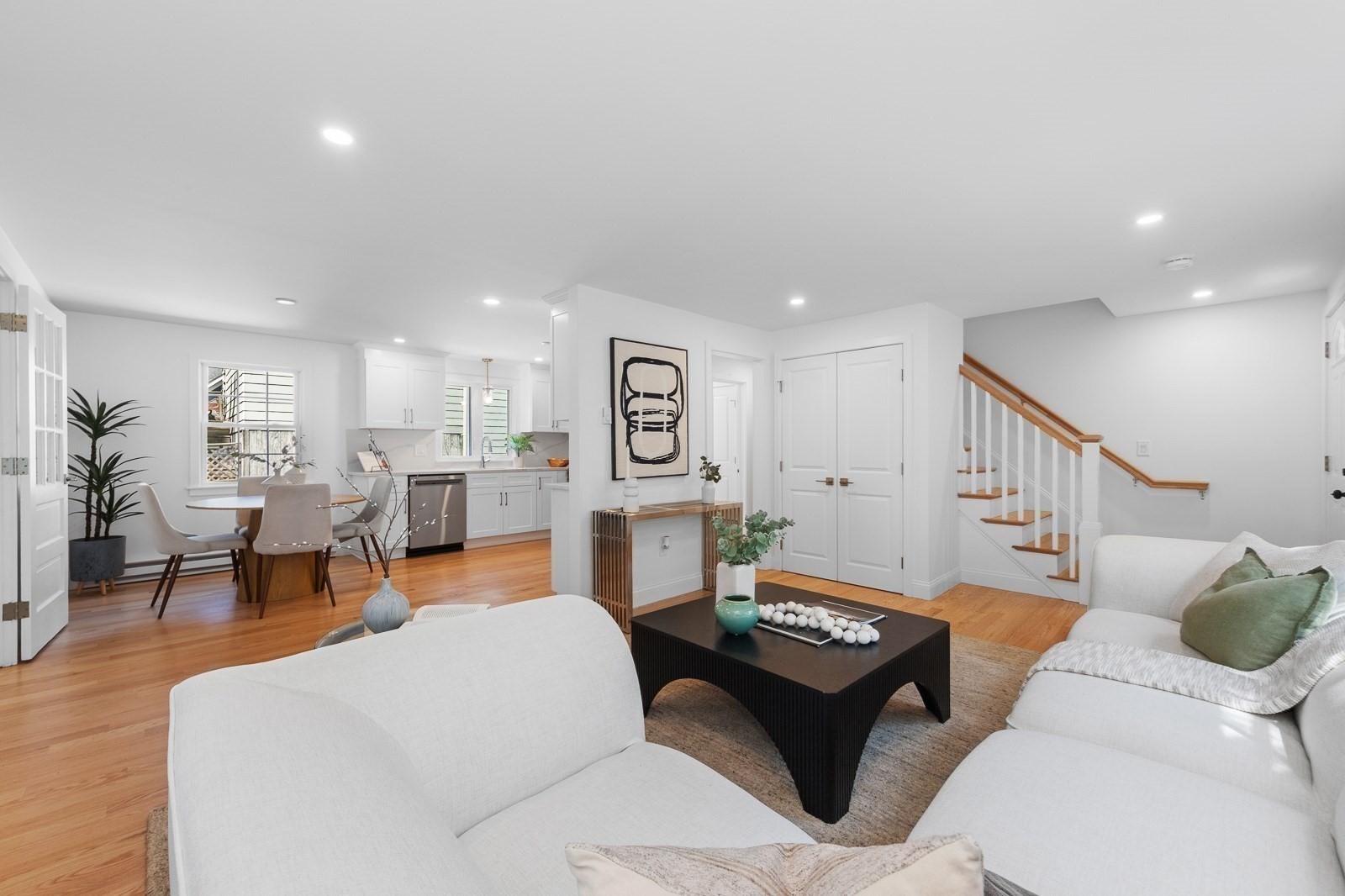 22 Park St # B Property Photo 7