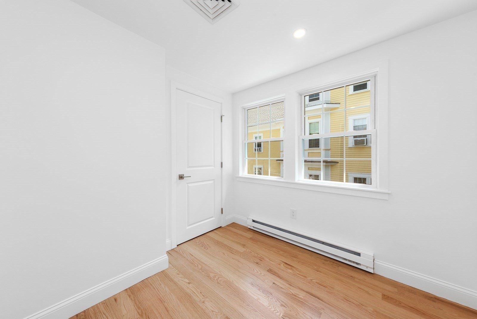 22 Park St # B Property Photo 18