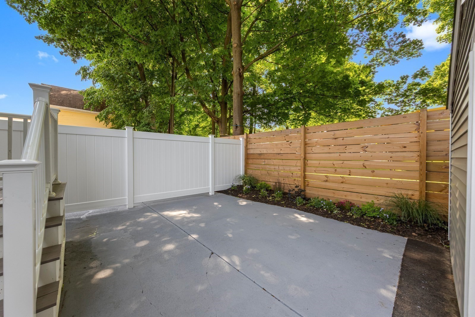 22 Park St # B Property Photo 23
