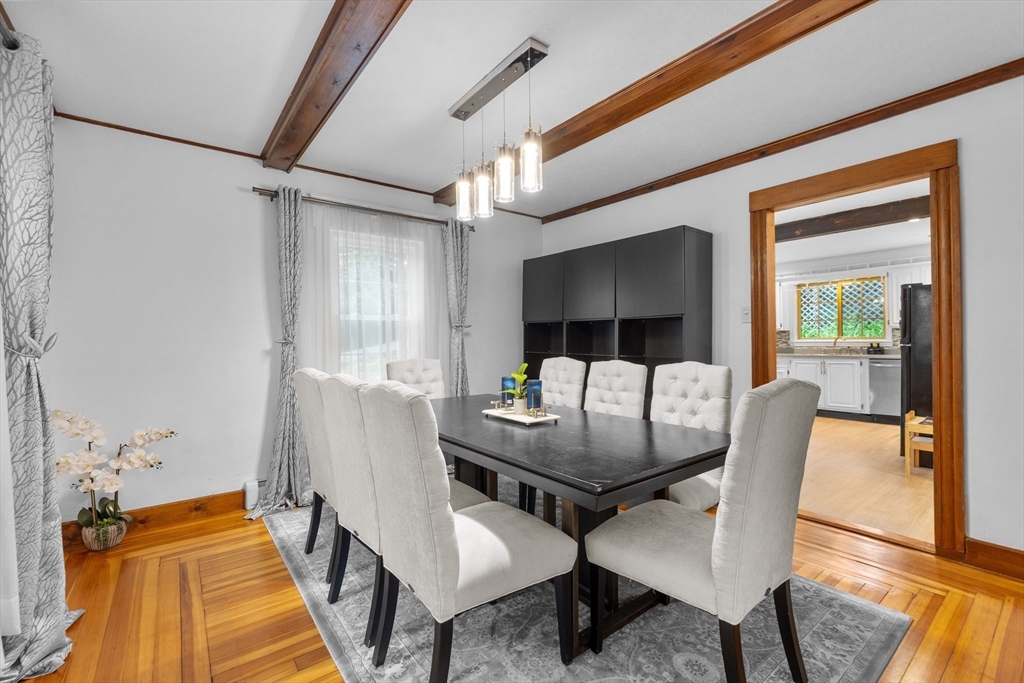 42 Wood St Property Photo 8