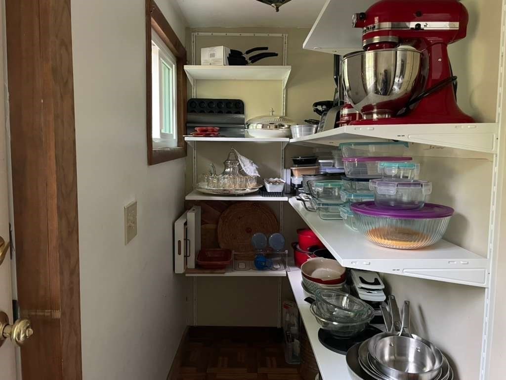 42 Wood St Property Photo 14