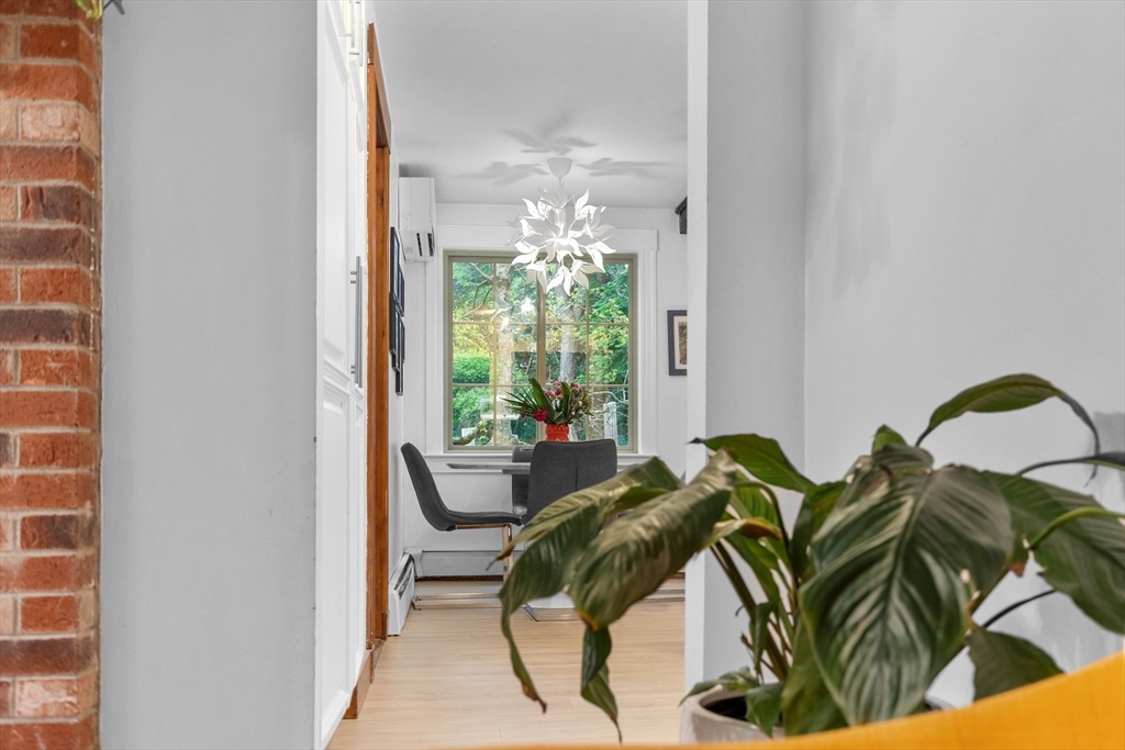 42 Wood St Property Photo 15