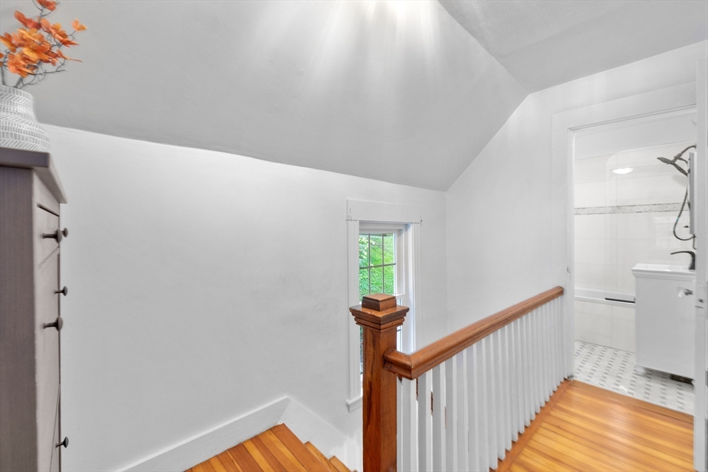 42 Wood St Property Photo 19