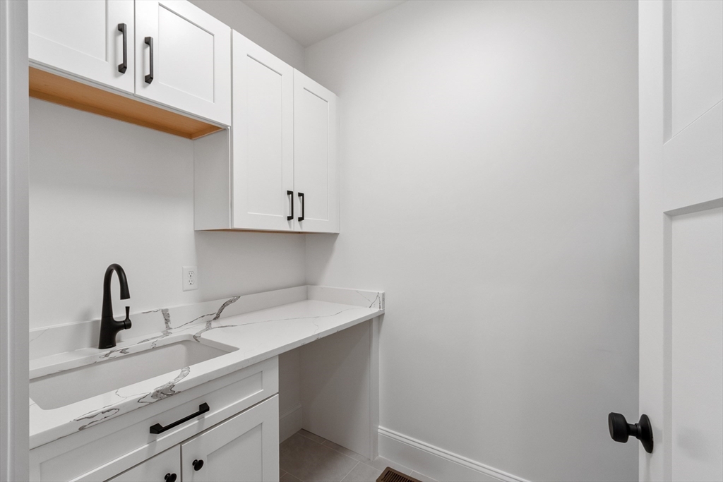 2 Colburn Lane Property Photo 13