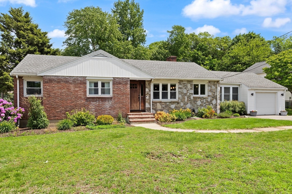 178 Webster St Property Photo 1
