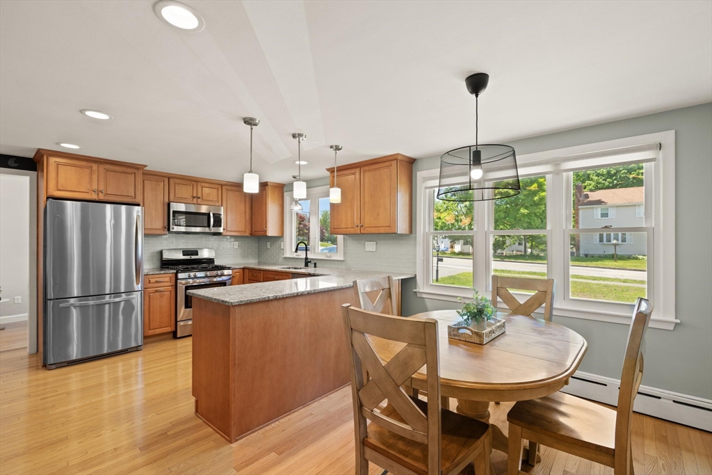 178 Webster St Property Photo 13