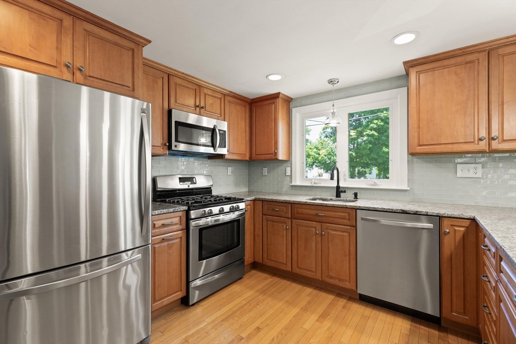 178 Webster St Property Photo 14