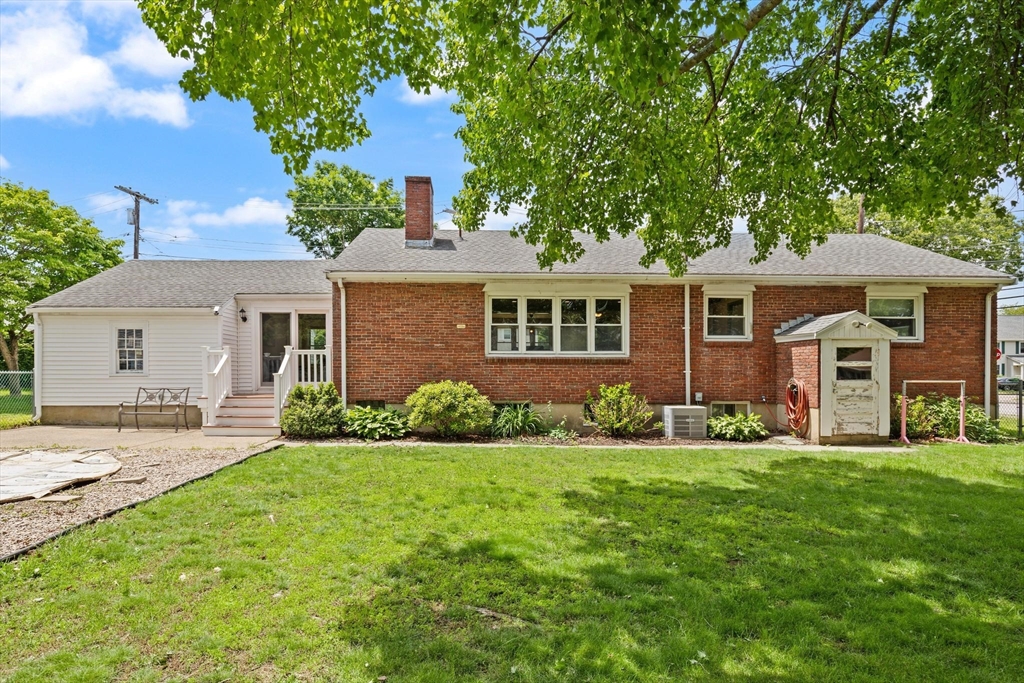 178 Webster St Property Photo 25