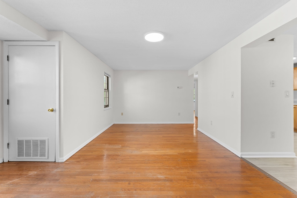 35 Eagle Avenue Unit 7 Property Photo 12