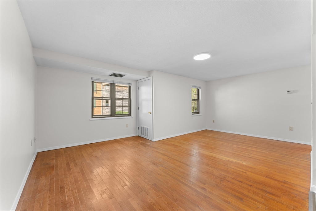 35 Eagle Avenue Unit 7 Property Photo 15