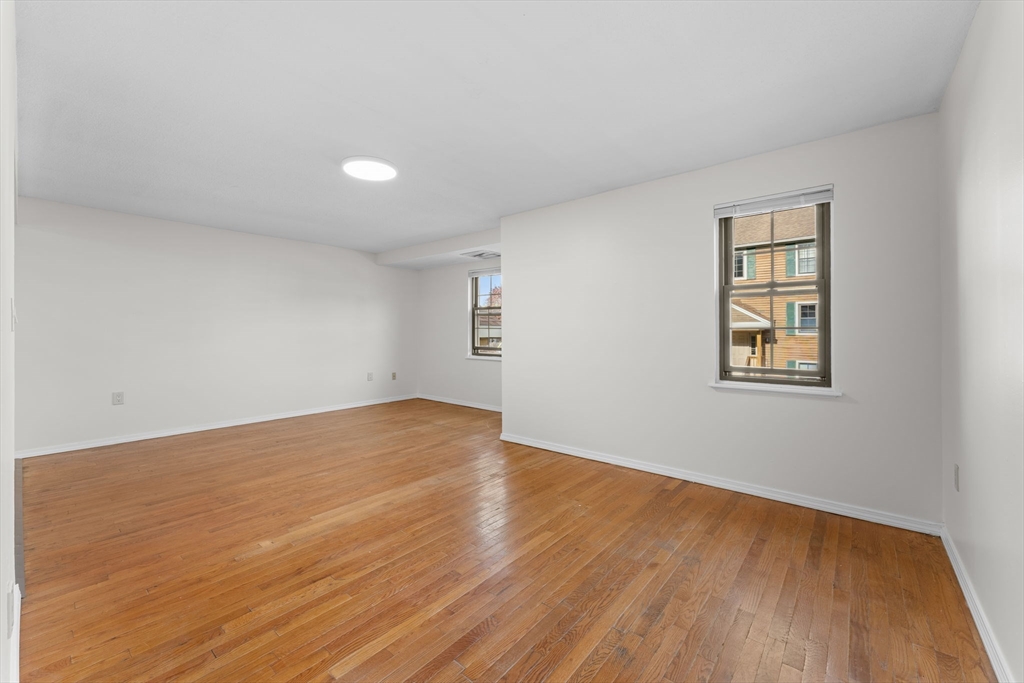 35 Eagle Avenue Unit 7 Property Photo 17