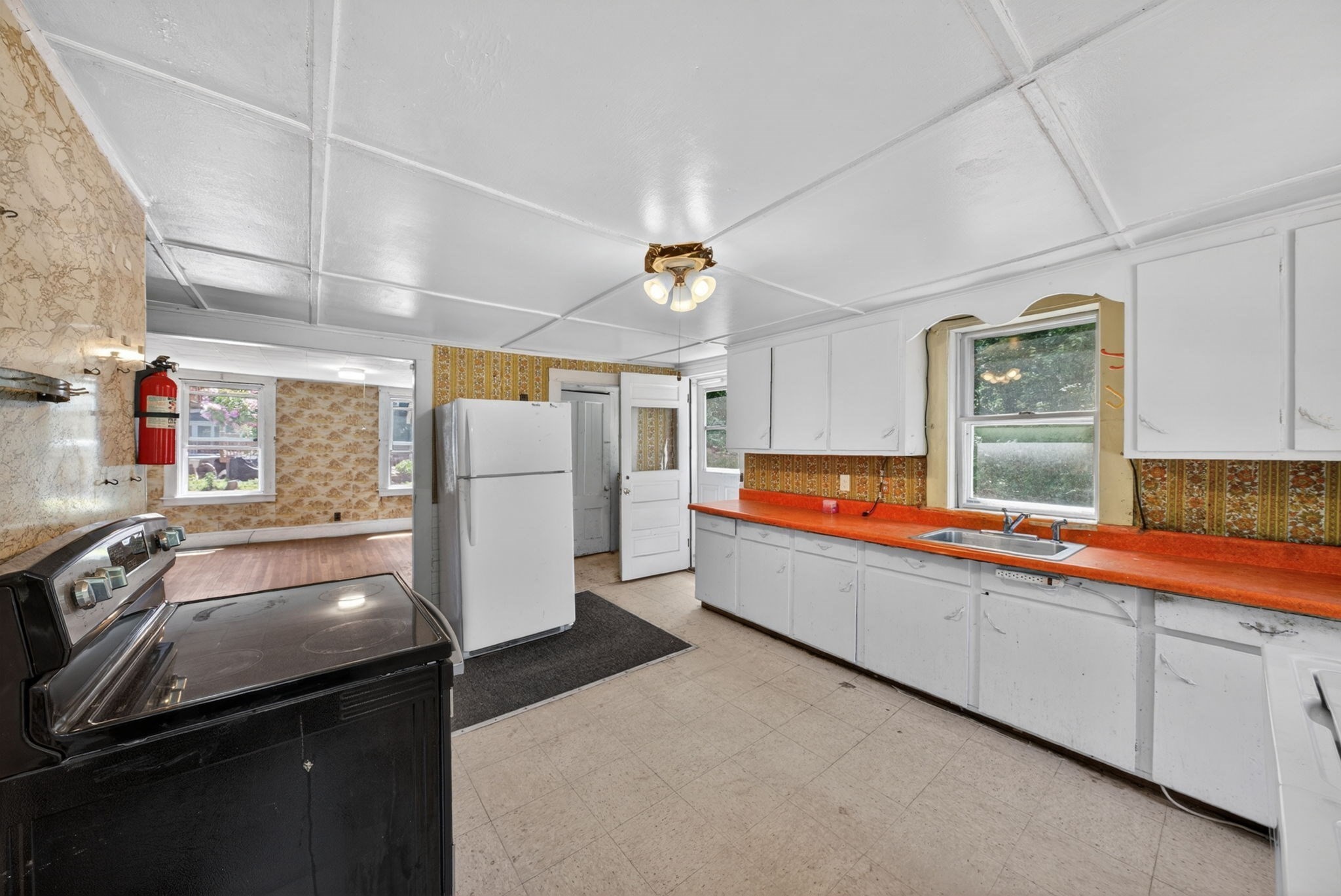13 Percy Ave Property Photo 6
