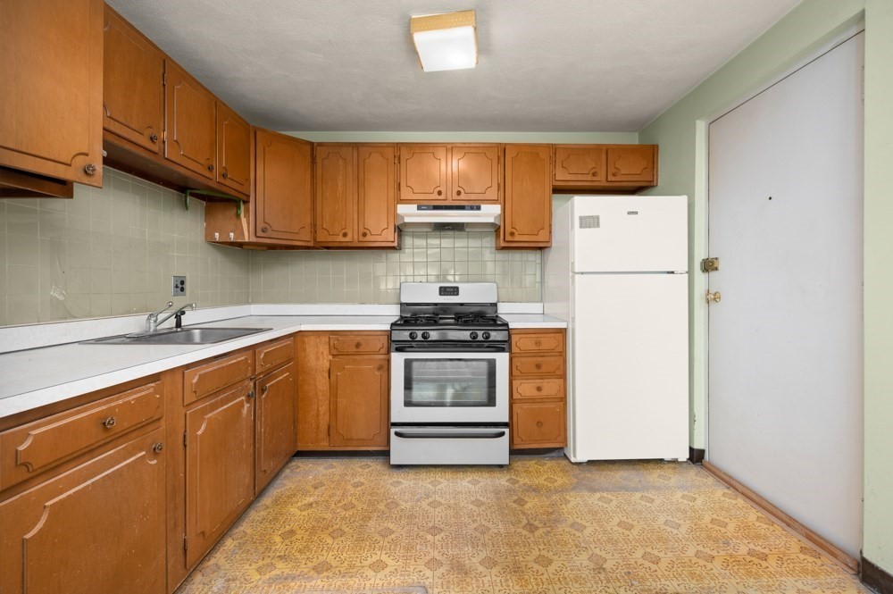 141 Willard St # 8 Property Photo 2
