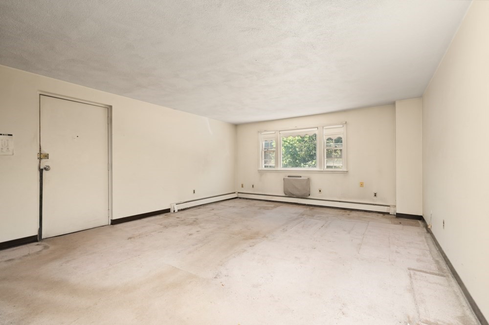 141 Willard St # 8 Property Photo 6