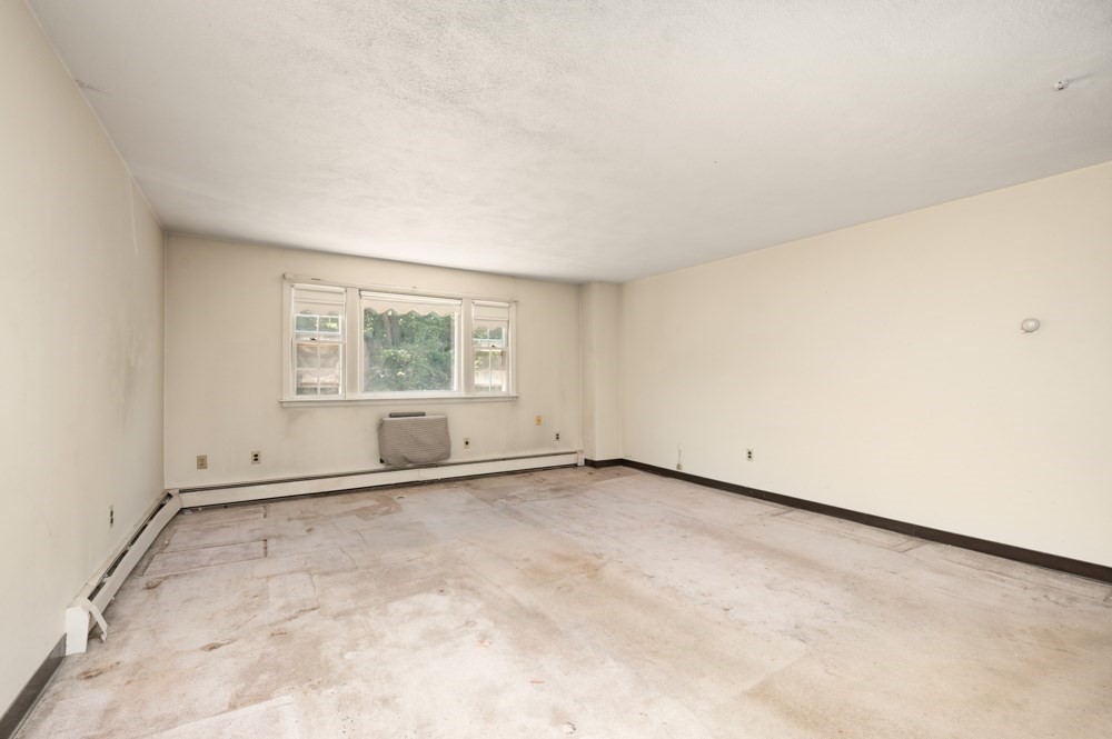 141 Willard St # 8 Property Photo 8