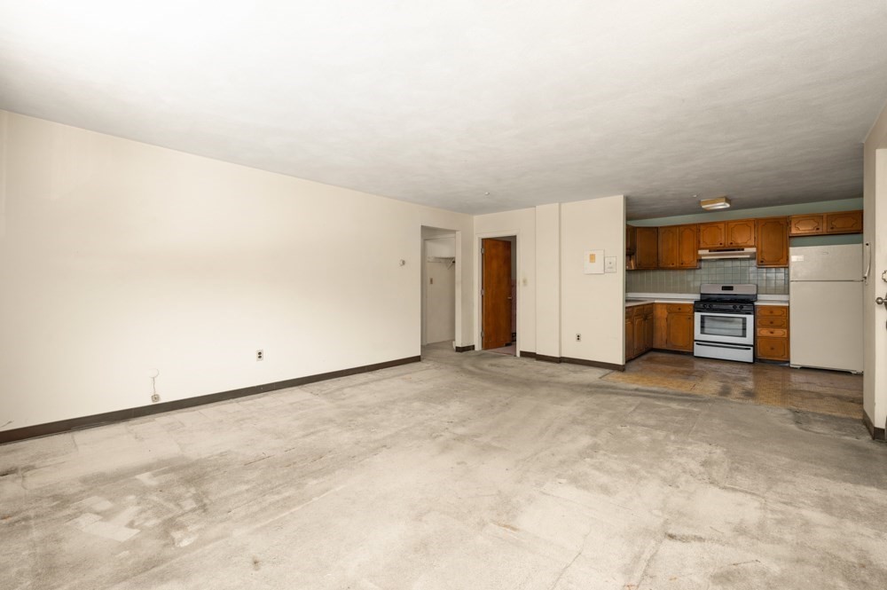 141 Willard St # 8 Property Photo 15