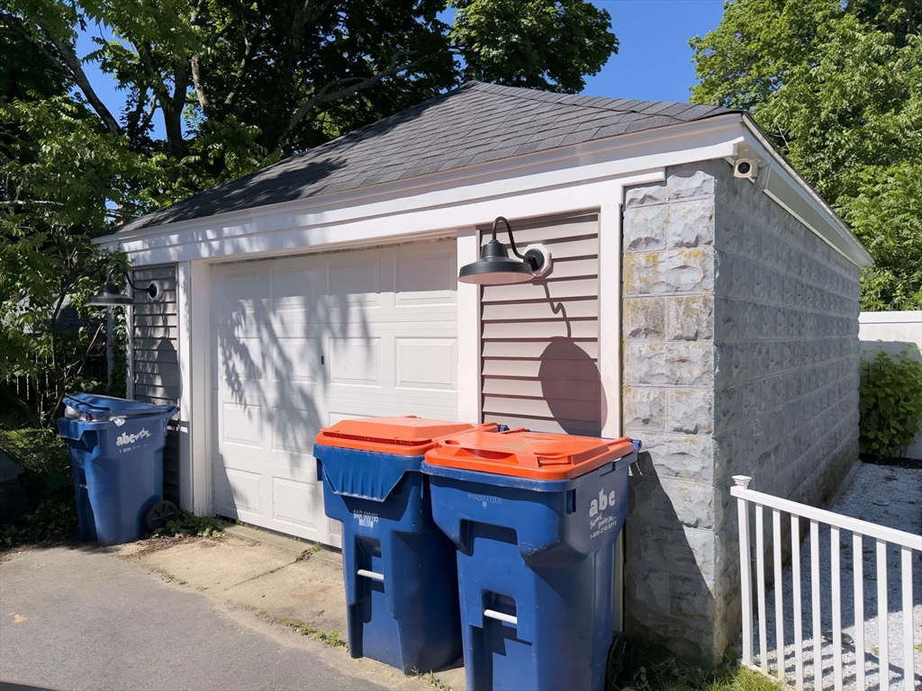212 Main St Property Photo 28