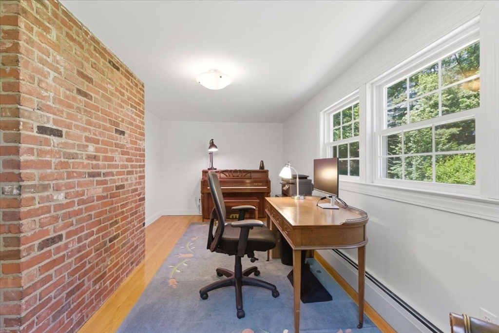 42 Birchtree Dr Property Photo 8
